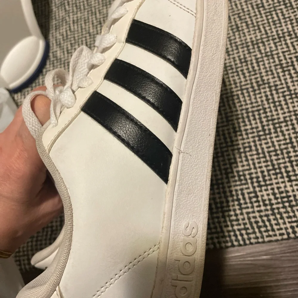 adidas classic sneakers
